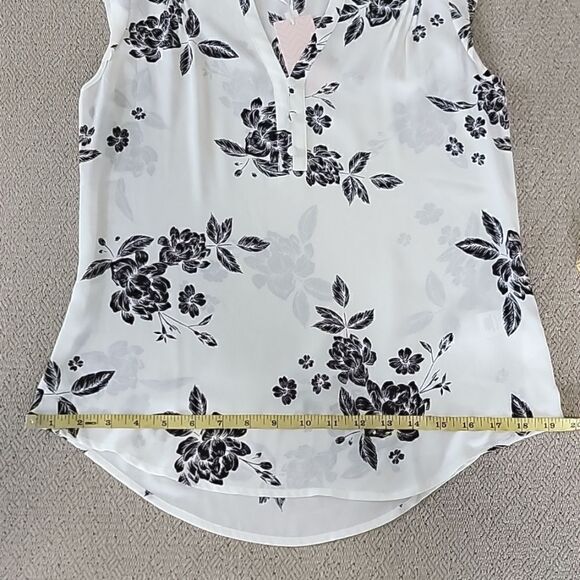 Candie's Black and White Floral Sheer Sleeveless Top- Size XS - Picture 8 of 12